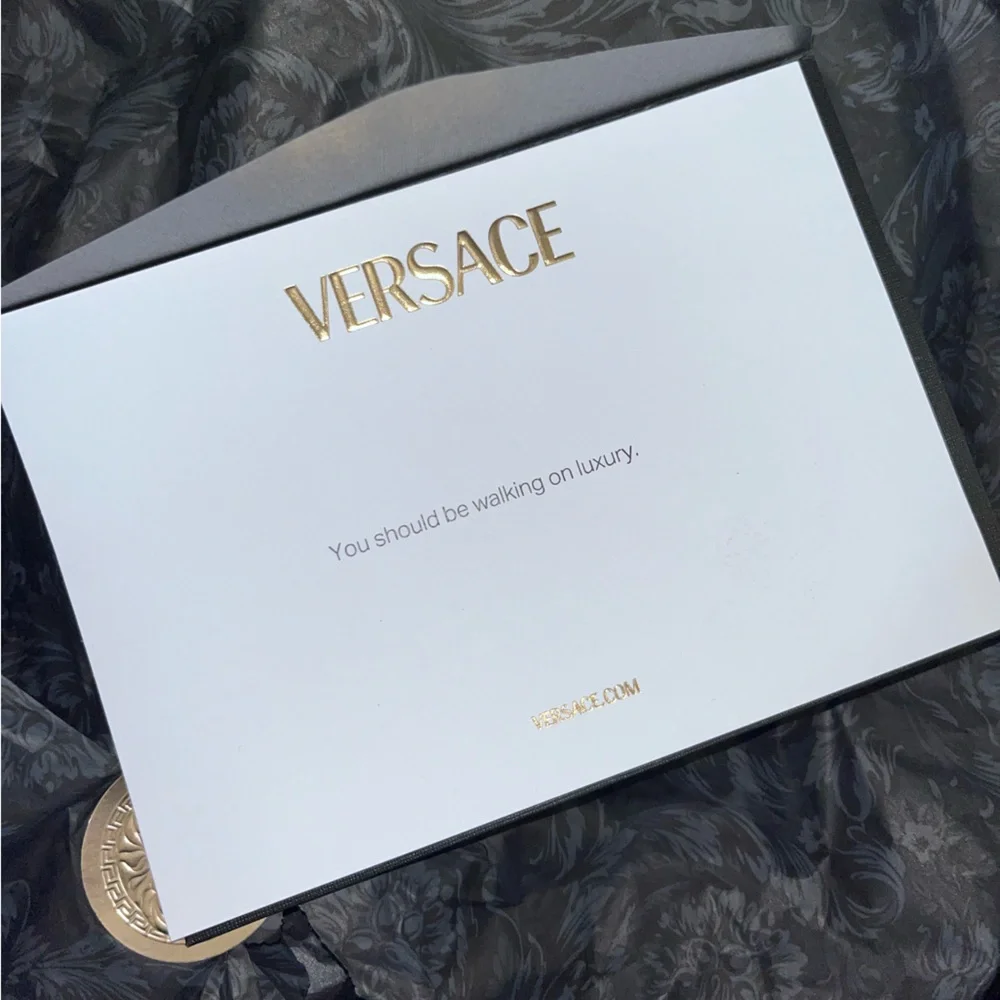 Versace Pink Plush Logo Bath Slippers Women’s Size 8 Luxury Designer - Picture 6 of 8